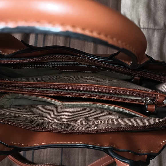 London Fog Tan Satchel Bag - Picture 7 of 10